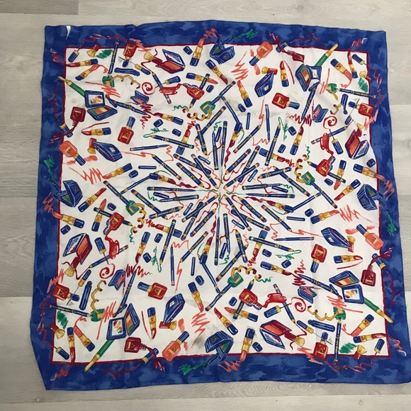 Avon Square Bandana Colorful Abstract Pattern Scarf - Picture 6 of 9